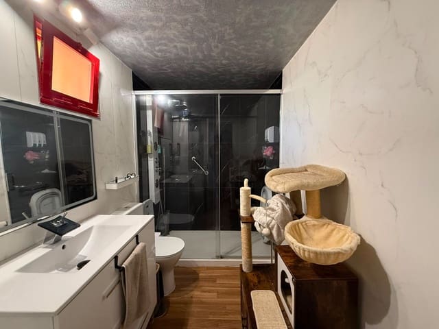 2 bedroom Apartment for sale in Benidorm with pool garage - € 199,000 (Ref: 9900076)
