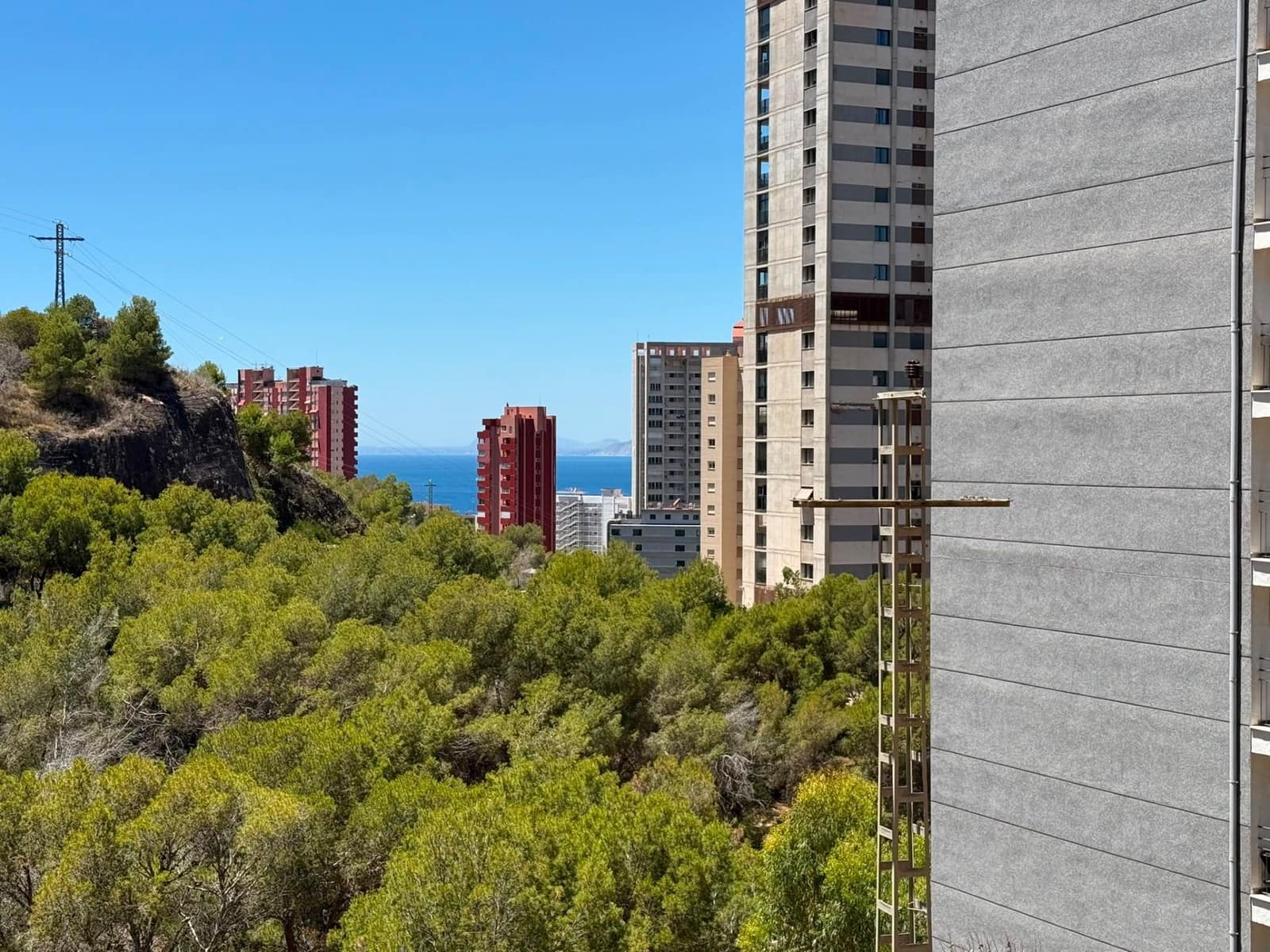 2 bedroom Apartment for sale in Benidorm with pool garage - € 199,000 (Ref: 9900076)