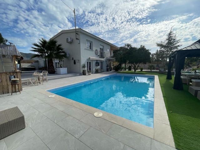 5 makuuhuone Huvila vuokrattavana paikassa Benidorm mukana uima-altaan 
autotalli - 3 500 € (Ref: 9915259)