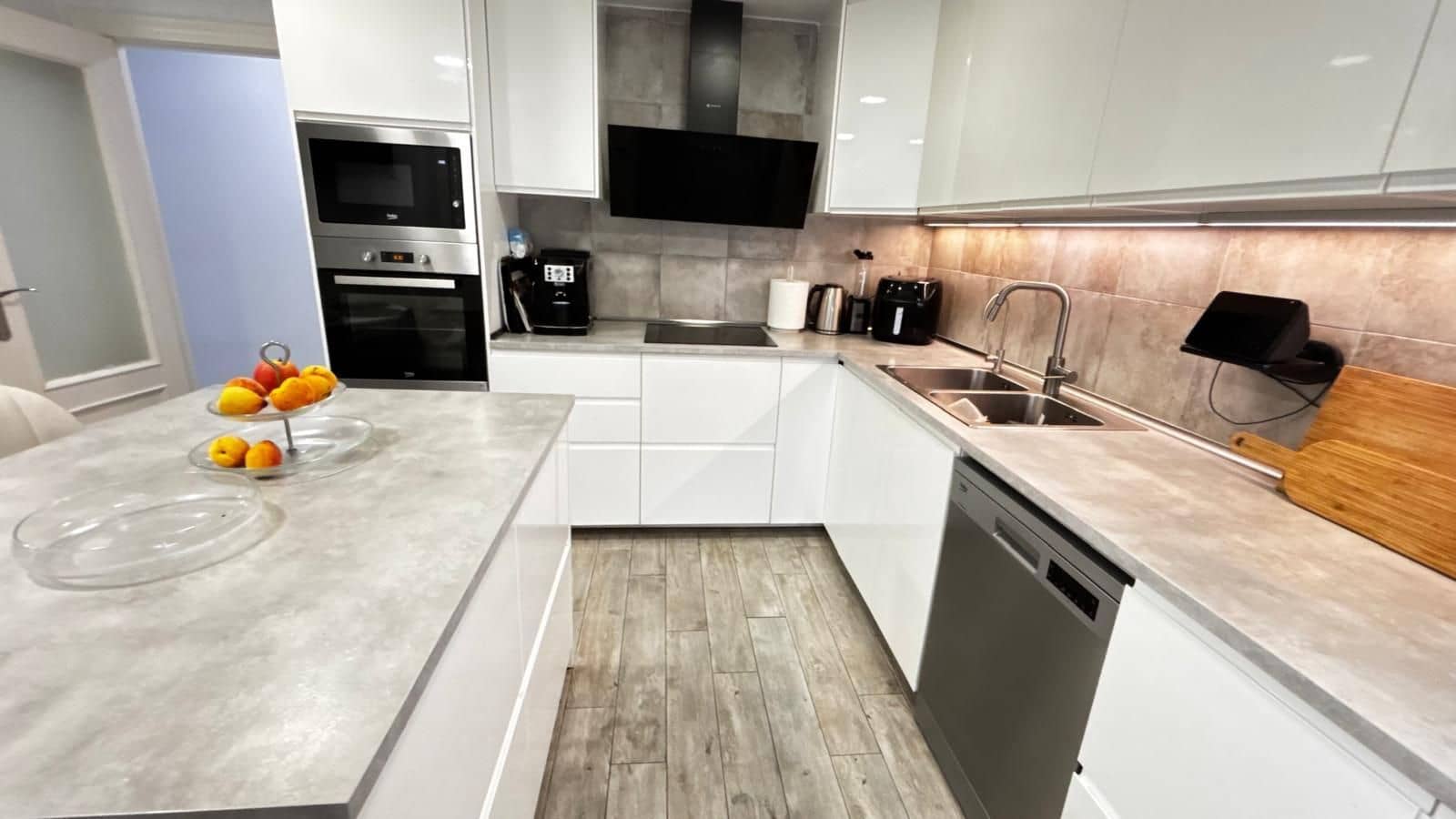 4 bedroom Apartment for sale in Altea with garage - € 689,000 (Ref: 9921699)