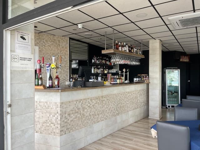 Komercyjne do wynajęcia w Albir, Alfaz del Pi / L'Alfàs del Pi - 1 600 € (Ref: 9949164)