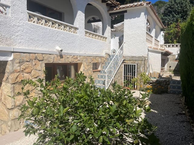 3 soverom Villa til salgs i Moraira, Teulada-Moraira med svømmebasseng garasje - € 610 000 (Ref: 9949165)