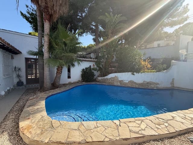 Chalet de 3 habitaciones en Moraira, Teulada-Moraira en venta con piscina garaje - 595.000 € (Ref: 9949165)