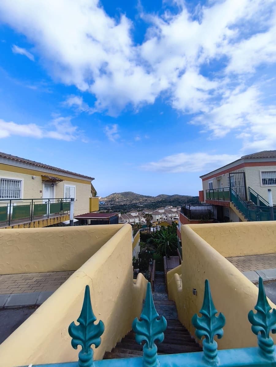 2 Zimmer Penthouse zu verkaufen in Finestrat mit Pool Garage - 305.000 € (Ref: 9949166)