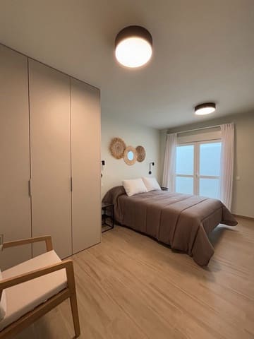 3 soverom Hus til leie i Alfaz del Pi / L'Alfàs del Pi med svømmebasseng garasje - € 1 650 (Ref: 9956796)