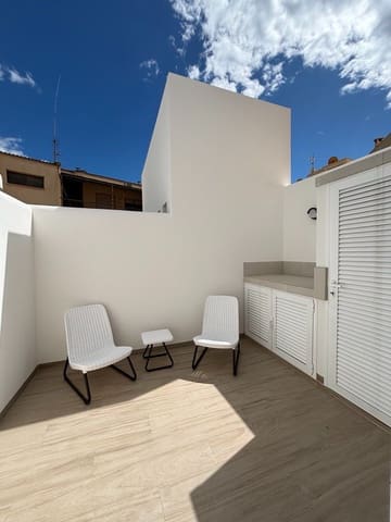 3 soverom Hus til leie i Alfaz del Pi / L'Alfàs del Pi med svømmebasseng garasje - € 1 650 (Ref: 9956796)