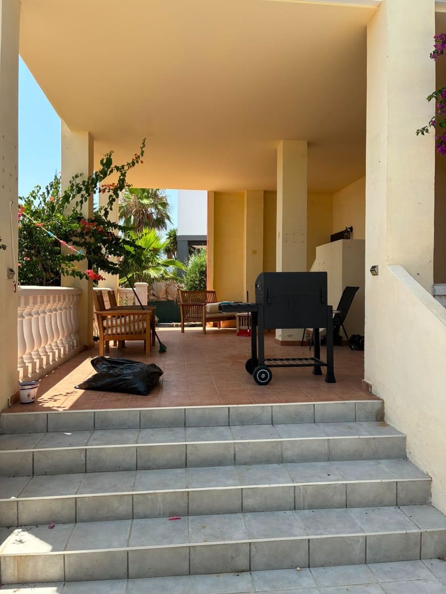 3 soveværelse Villa til salg i Relleu med swimmingpool garage - € 265.000 (Ref: 9972855)