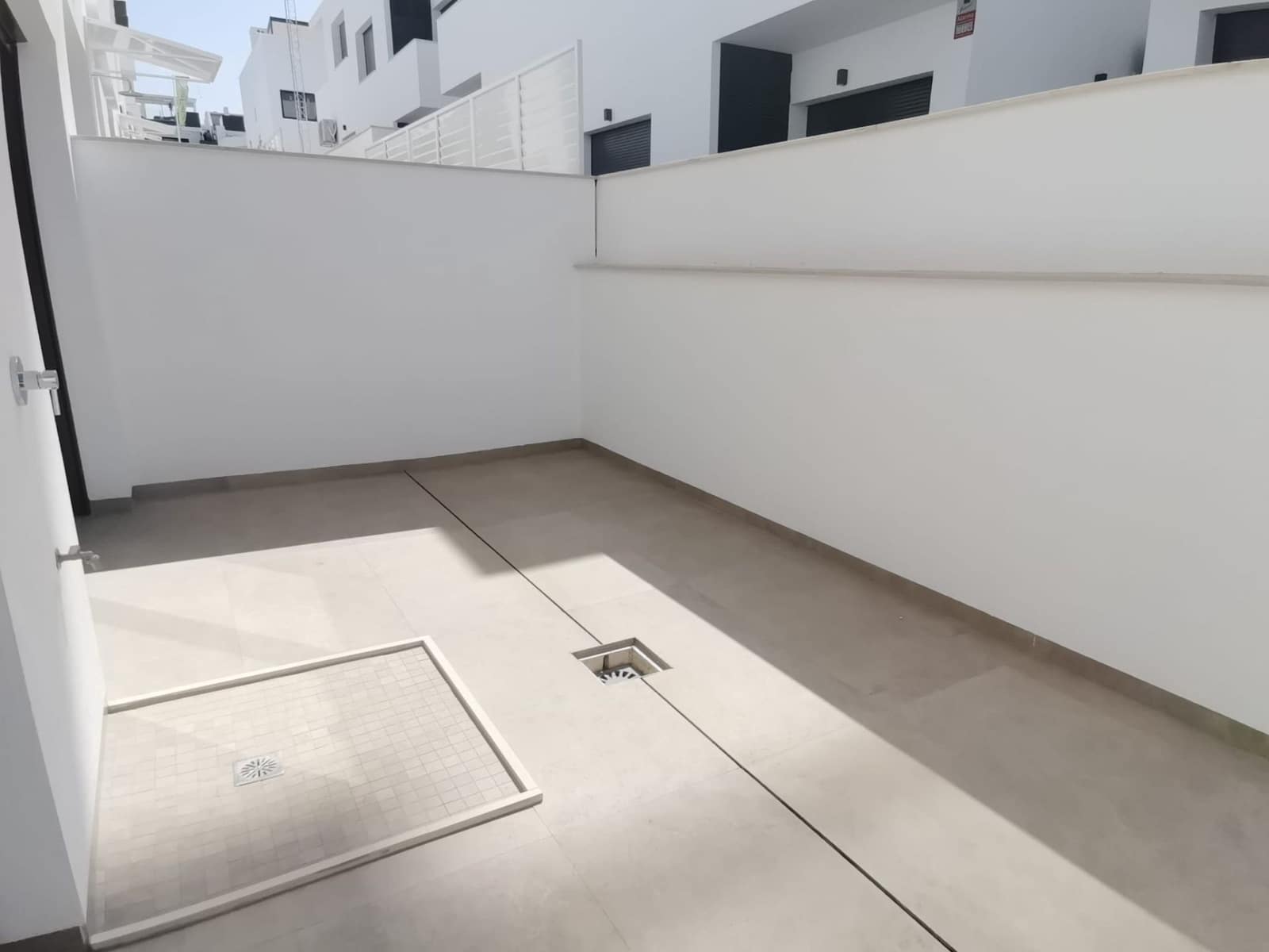 Apartamento de 3 habitaciones en Torrevieja en venta con piscina garaje - 310.000 € (Ref: 9976780)