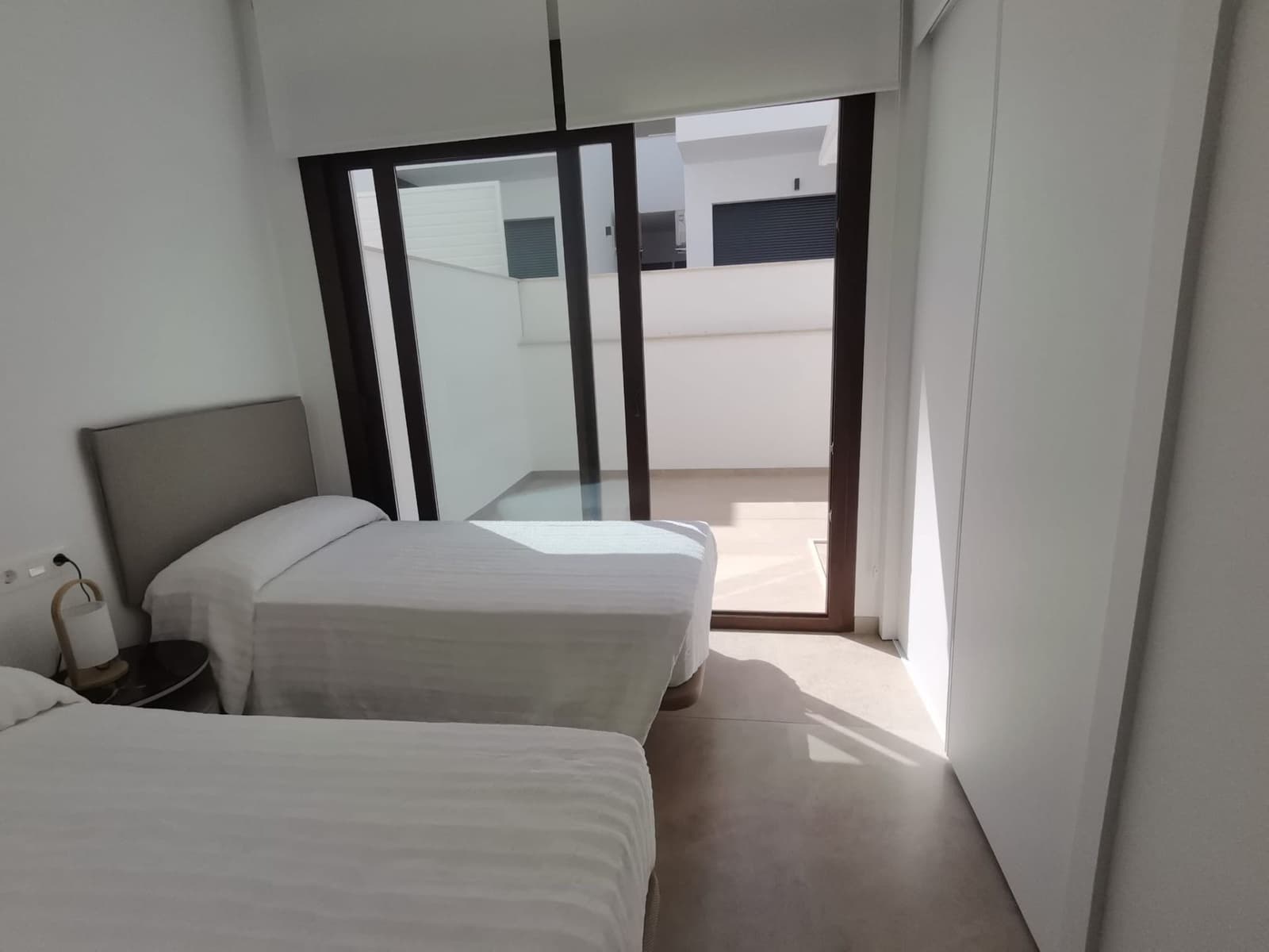 Apartamento de 3 habitaciones en Torrevieja en venta con piscina garaje - 310.000 € (Ref: 9976780)