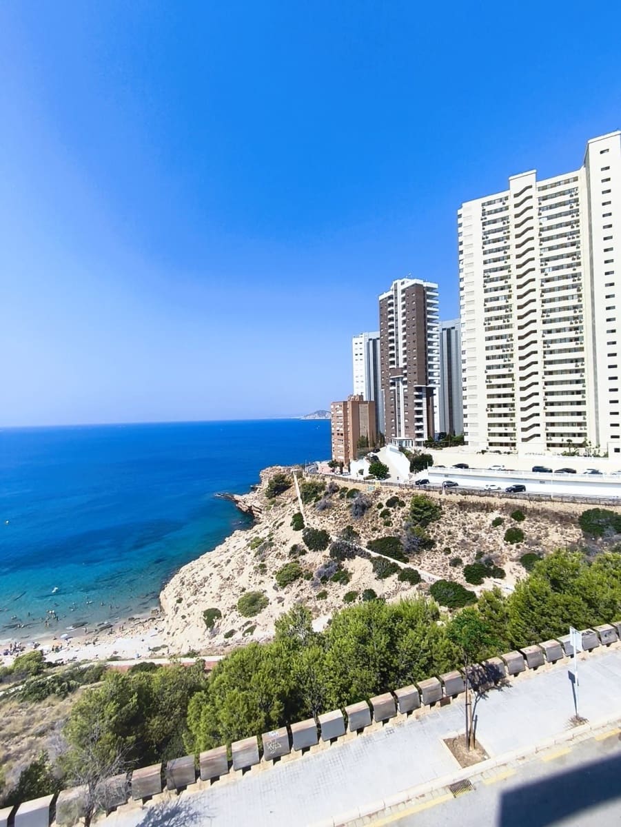 2 sovrum Hus till salu i Benidorm med pool garage - 329 000 € (Ref: 9981807)