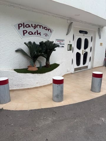 Apartamento de 2 habitaciones en Benidorm en venta con piscina garaje - 180.000 € (Ref: 9996625)