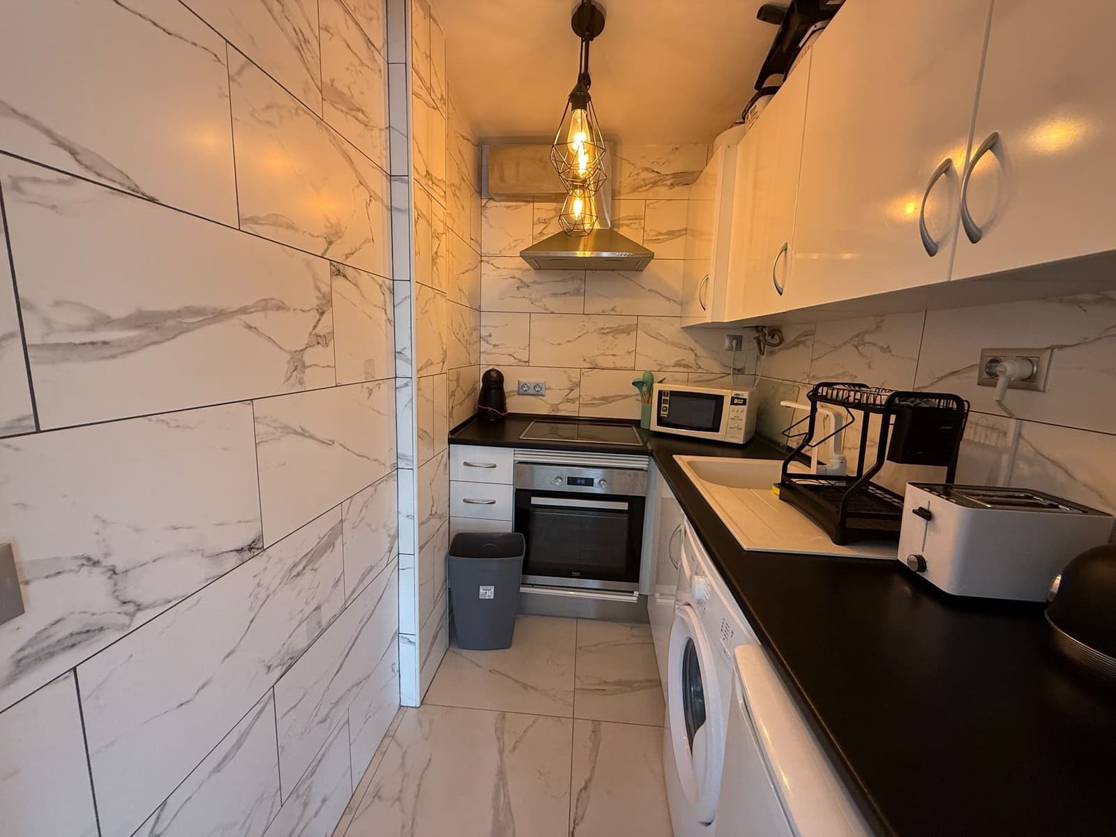 Apartamento de 2 habitaciones en Benidorm en venta con piscina garaje - 180.000 € (Ref: 9996625)