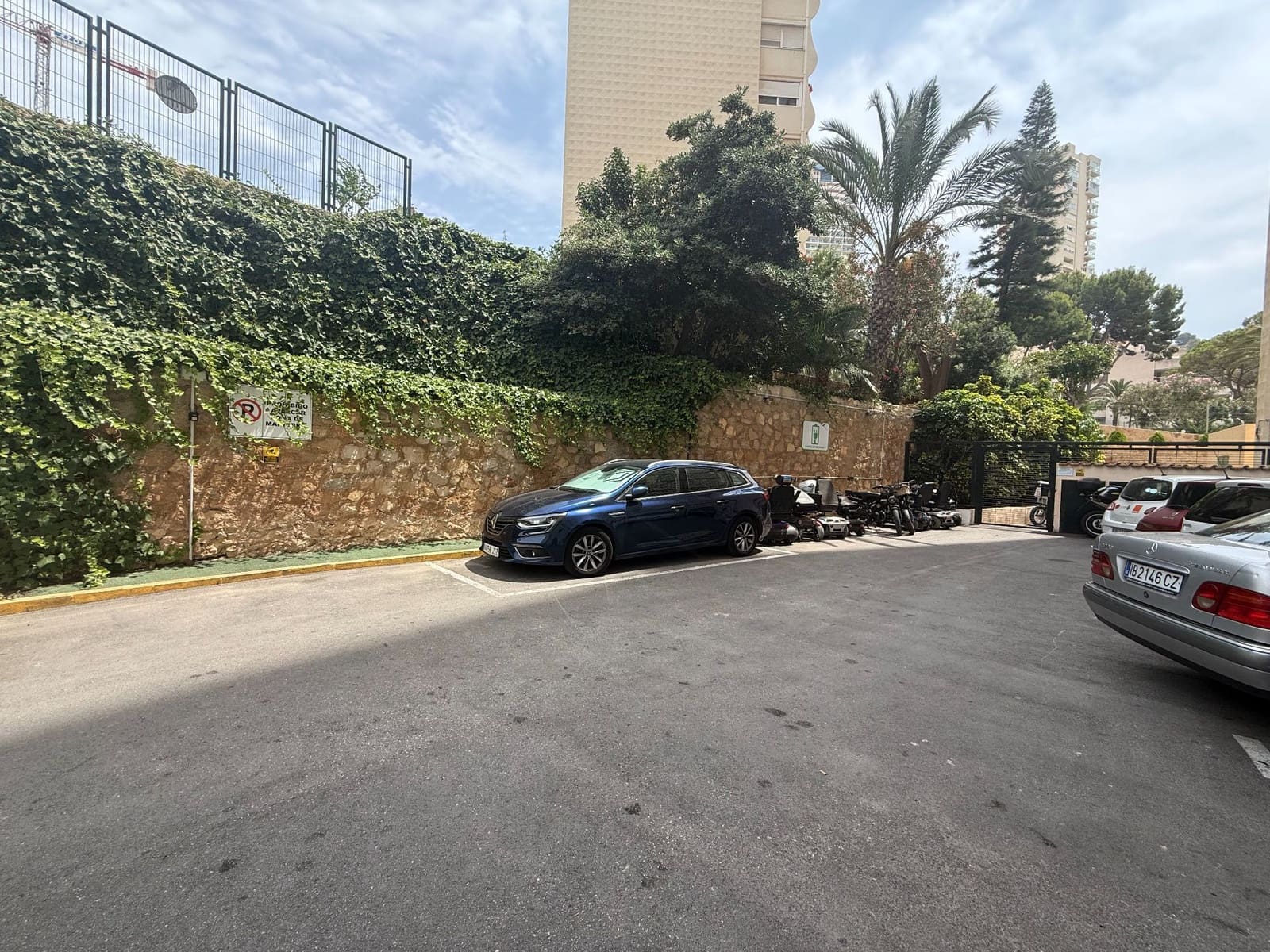Apartamento de 2 habitaciones en Benidorm en venta con piscina garaje - 180.000 € (Ref: 9996625)