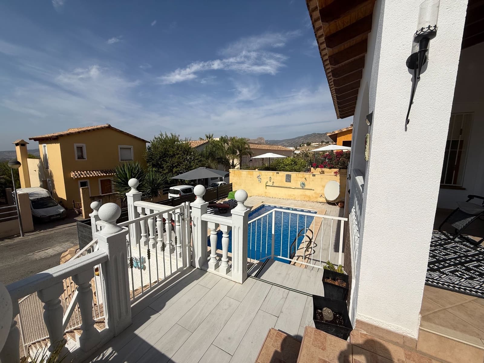 4 soveværelse Villa til salg i Relleu med swimmingpool garage - € 245.000 (Ref: 9996626)