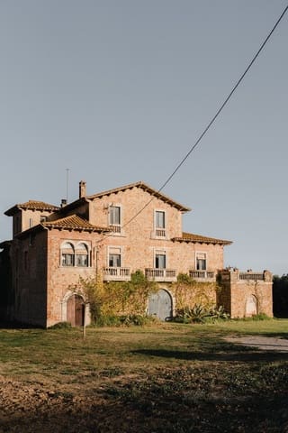 6 bedroom Townhouse for sale in Albons with garage - € 850,000 (Ref: 7962002)