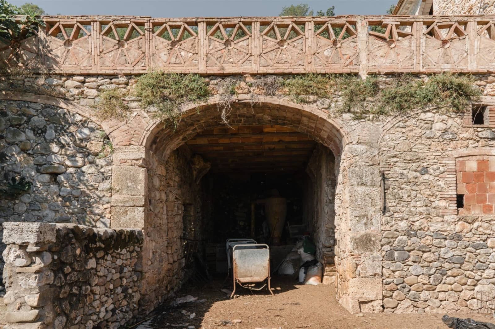 10 soverom Finca/Herregård til salgs i Besalu - € 780 000 (Ref: 8447140)