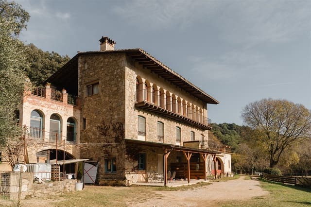 8 slaapkamer Finca/Landhuis te koop in Porqueres - € 1.600.000 (Ref: 8815198)