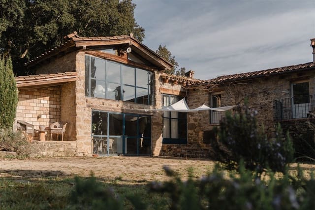 3 bedroom Finca/Country House for sale in Mieres - € 660,000 (Ref: 8913543)