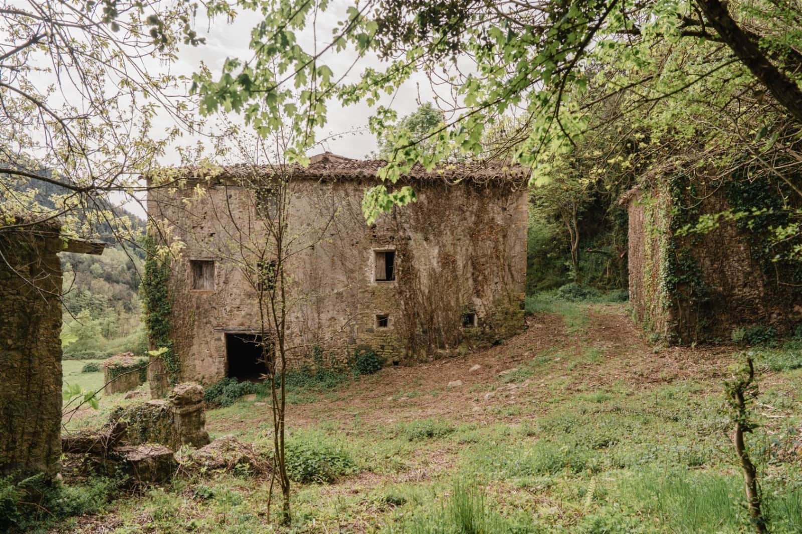 Ruin til salg i Sant Aniol de Finestres - € 975.000 (Ref: 8997319)