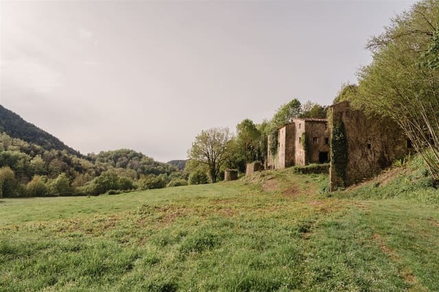 Ruin for sale in Sant Aniol de Finestres - € 975,000 (Ref: 8997319)