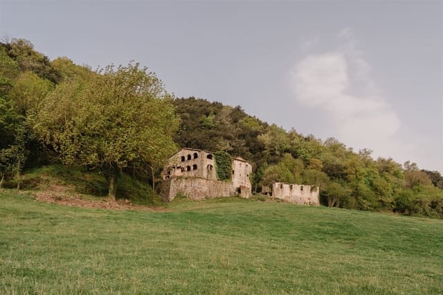 Ruin for sale in Sant Aniol de Finestres - € 975,000 (Ref: 8997319)