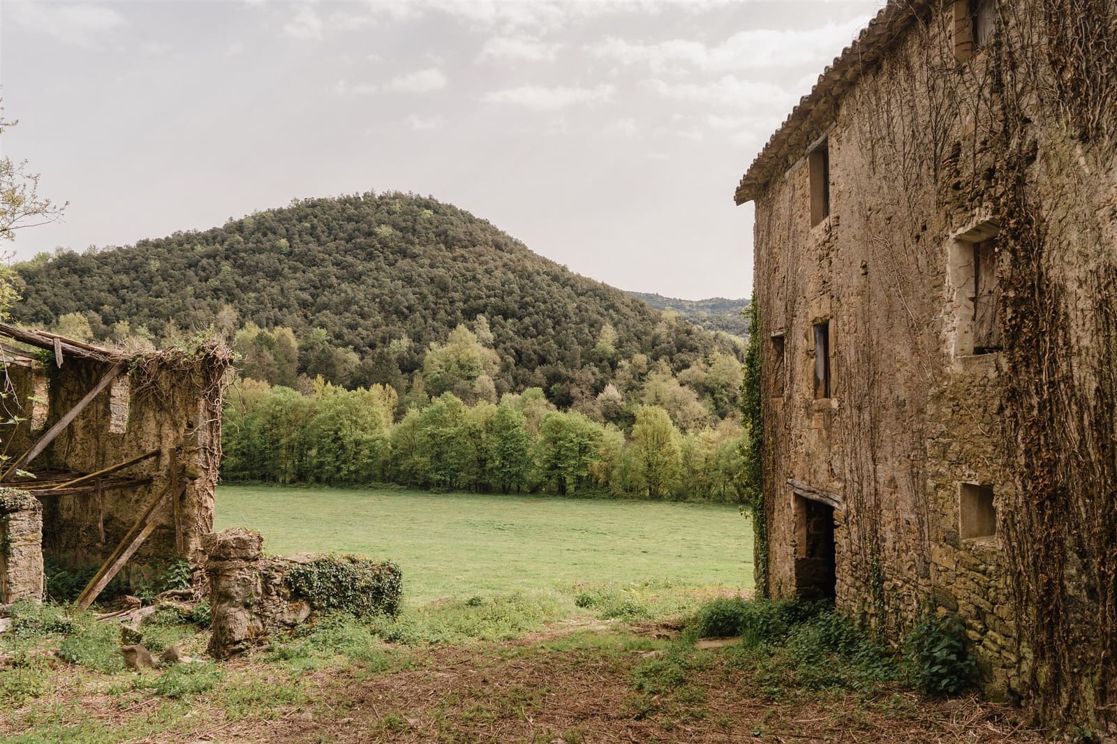 Ruin til salg i Sant Aniol de Finestres - € 975.000 (Ref: 8997319)