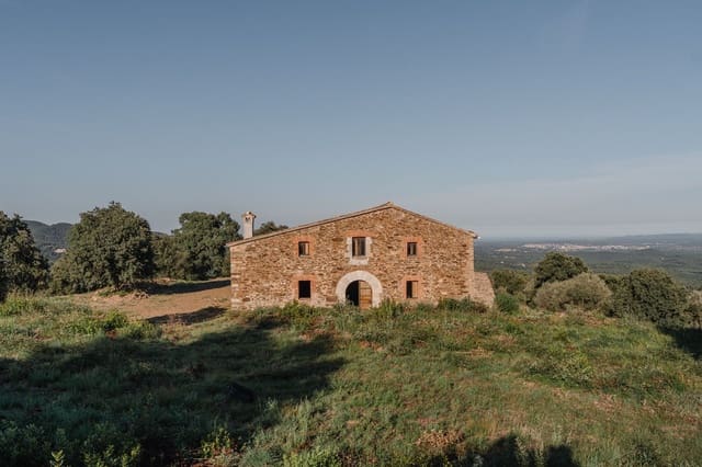 10 soveværelse Finca/Landehus til salg i Cruïlles Monells i Sant Sadurní de I'Heura - € 765.000 (Ref: 9257653)