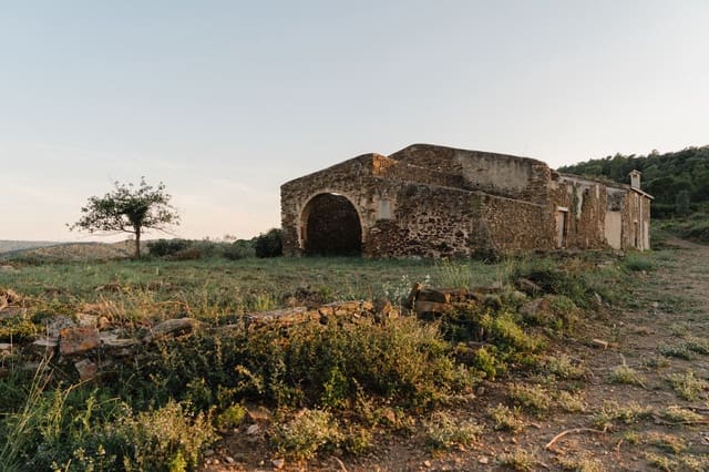 10 soveværelse Finca/Landehus til salg i Cruïlles Monells i Sant Sadurní de I'Heura - € 765.000 (Ref: 9257653)
