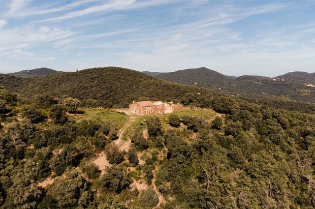 10 soveværelse Finca/Landehus til salg i Cruïlles Monells i Sant Sadurní de I'Heura - € 765.000 (Ref: 9257653)