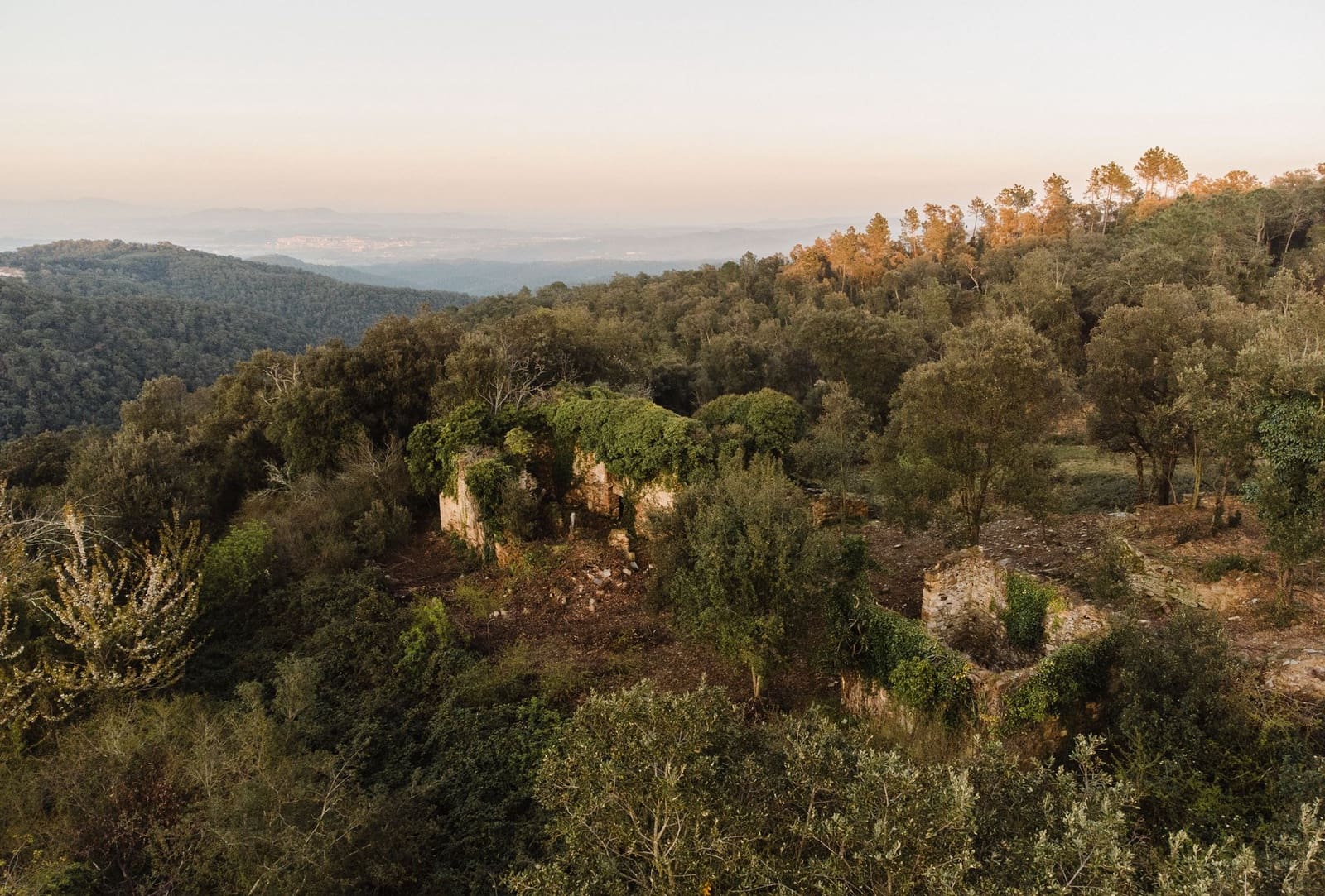 Ruin til salgs i Cruilles Monells i Sant Sadurni de I'Heura - € 220 000 (Ref: 9872572)