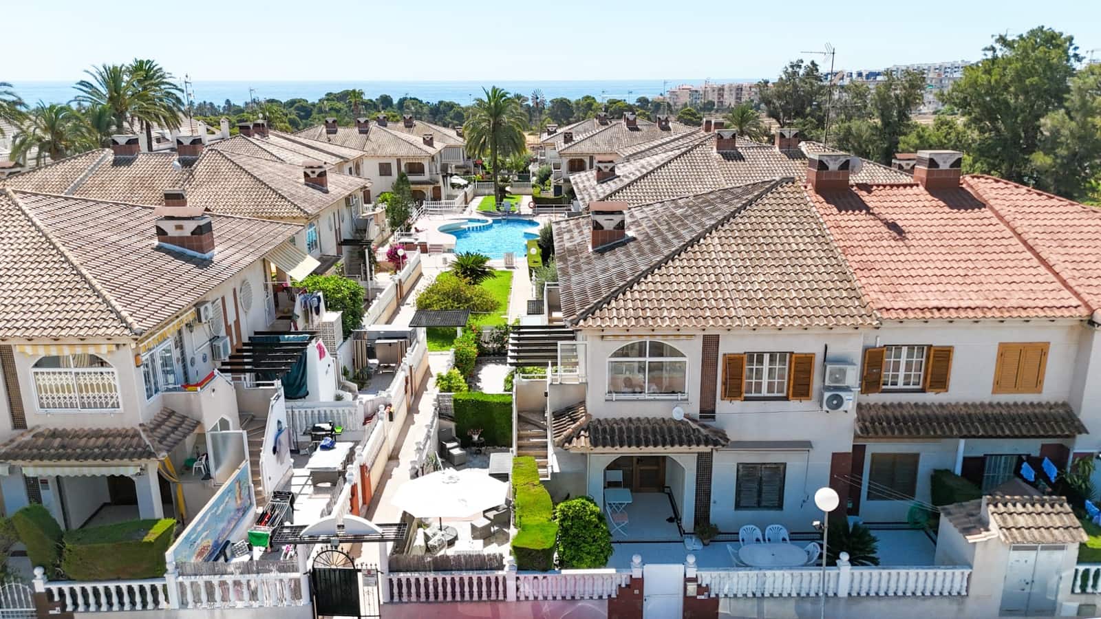 2 soverom Leilighet til salgs i Torrevieja med svømmebasseng - € 172 900 (Ref: 10000976)