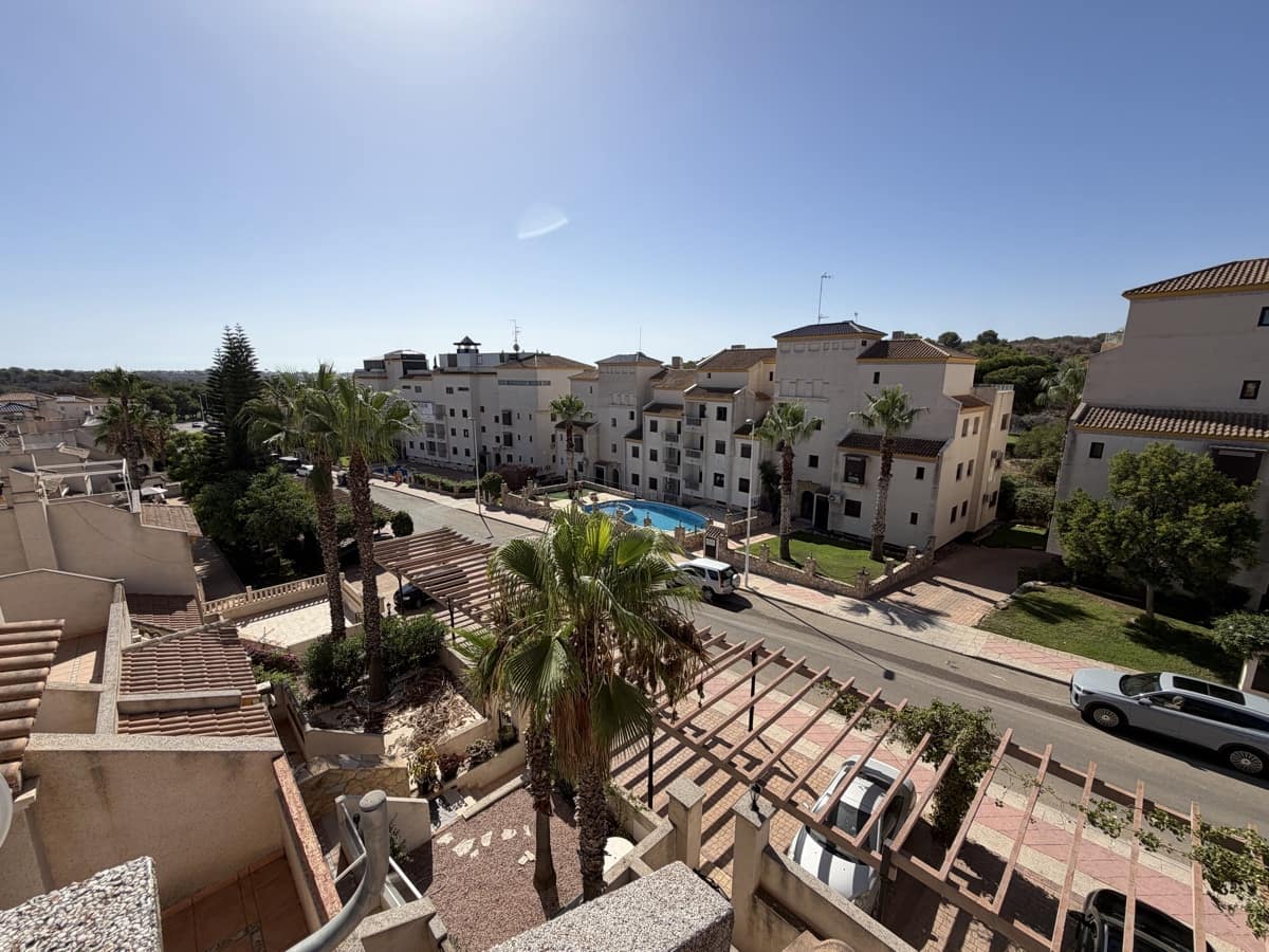 2 soverom Leilighet til salgs i Las Ramblas Golf med svømmebasseng - € 199 000 (Ref: 10048093)