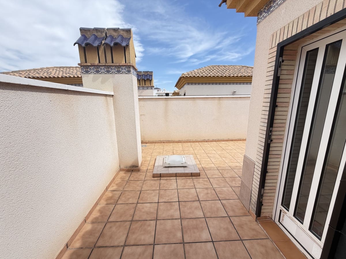 Pareado de 3 habitaciones en Villamartin en venta con piscina - 225.000 € (Ref: 10073080)