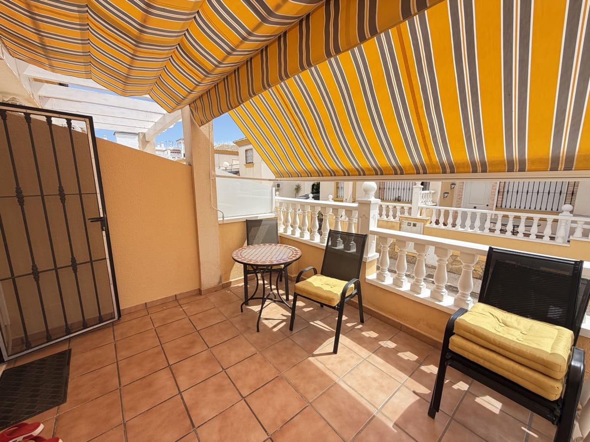 Pareado de 3 habitaciones en Villamartin en venta con piscina - 225.000 € (Ref: 10073080)