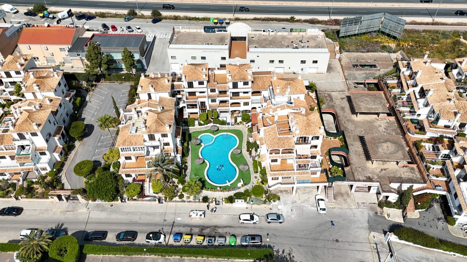 2 soveværelse Lejlighed til salg i Orihuela Costa med swimmingpool - € 205.000 (Ref: 9883407)