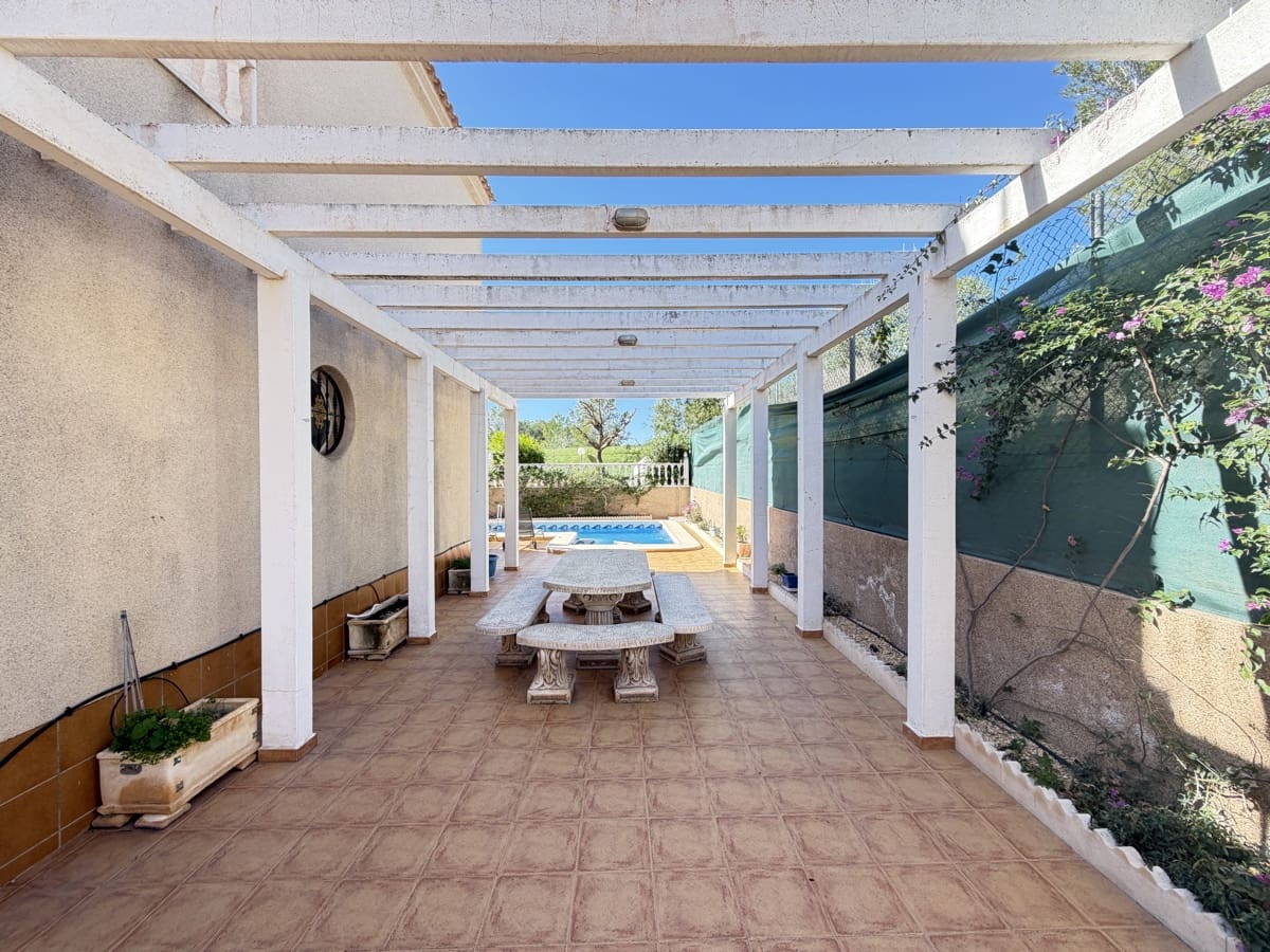 3 soveværelse Villa til salg i Villamartin med swimmingpool - € 375.000 (Ref: 9883413)