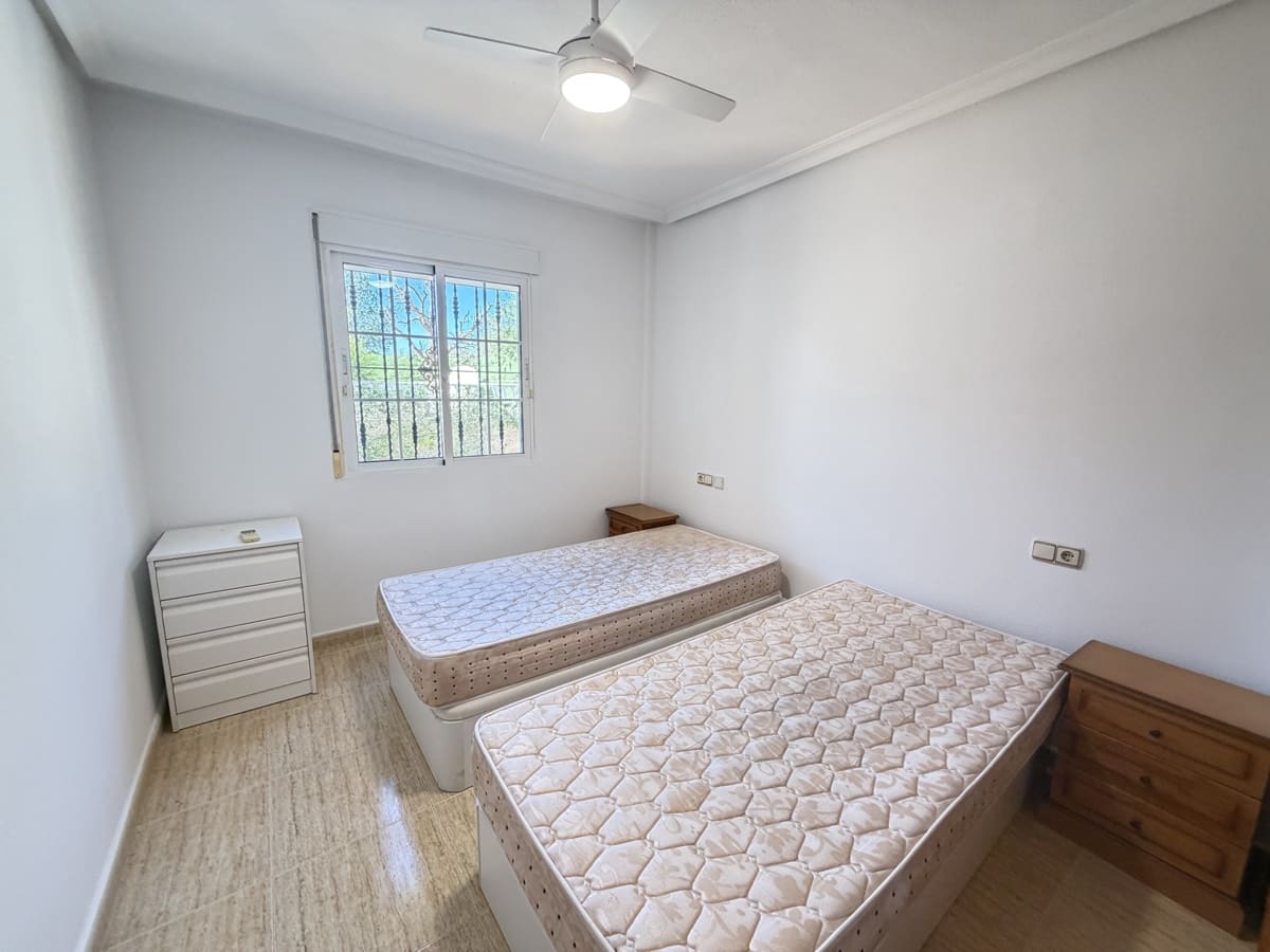 3 soveværelse Villa til salg i Villamartin med swimmingpool - € 375.000 (Ref: 9883413)