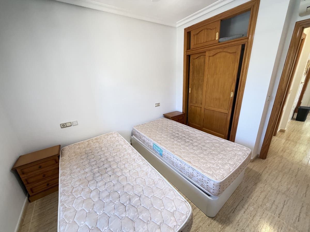 3 soveværelse Villa til salg i Villamartin med swimmingpool - € 375.000 (Ref: 9883413)