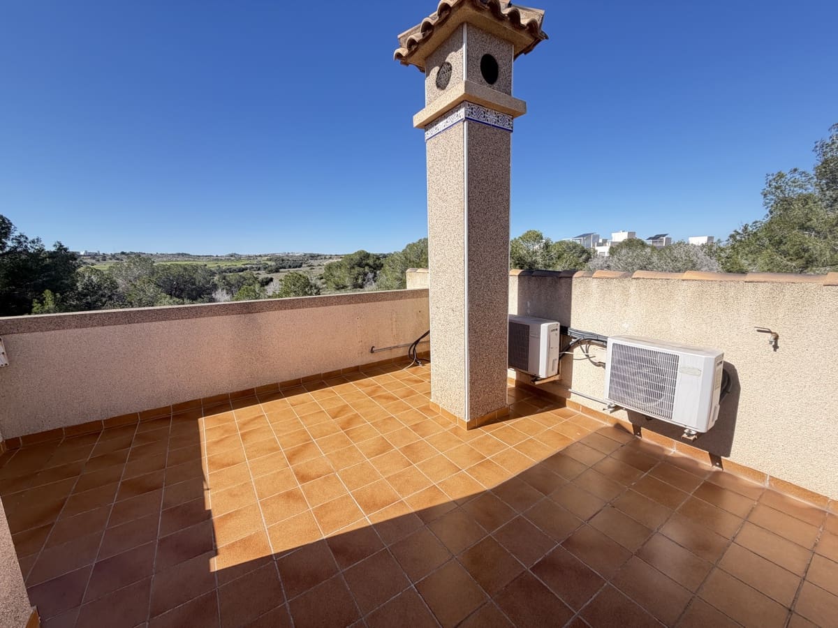 3 soveværelse Villa til salg i Villamartin med swimmingpool - € 375.000 (Ref: 9883413)