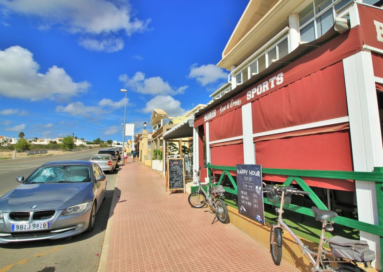 2 soveværelse Lejlighed til salg i Villamartin med swimmingpool garage - € 189.950 (Ref: 9883434)