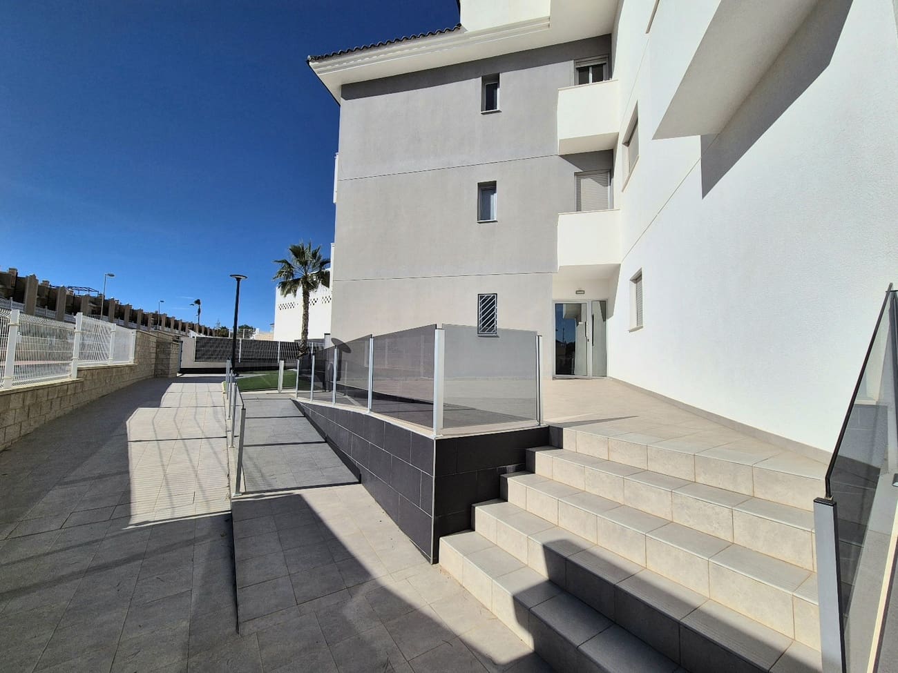 2 soveværelse Lejlighed til salg i Villamartin med swimmingpool garage - € 189.950 (Ref: 9883434)