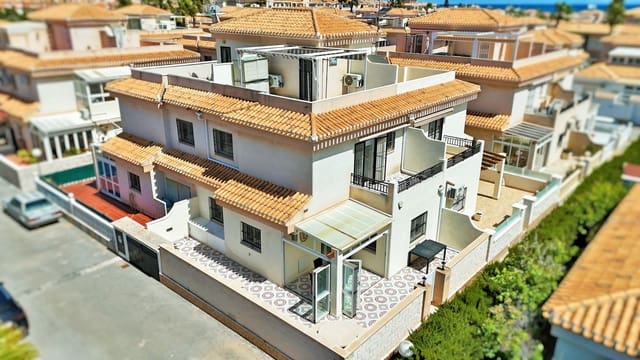 3 soveværelse Byhus til salg i Playa Flamenca, Orihuela med swimmingpool - € 249.950 (Ref: 9883450)
