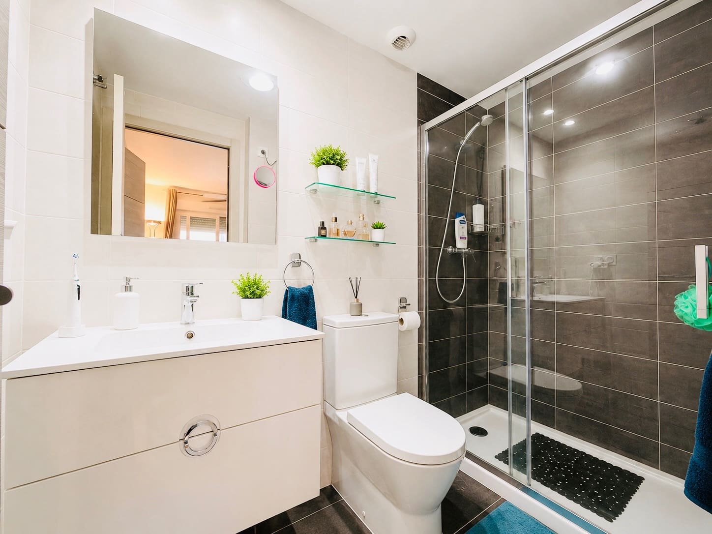 Apartamento de 2 habitaciones en Orihuela Costa en venta con piscina garaje - 235.000 € (Ref: 9909469)