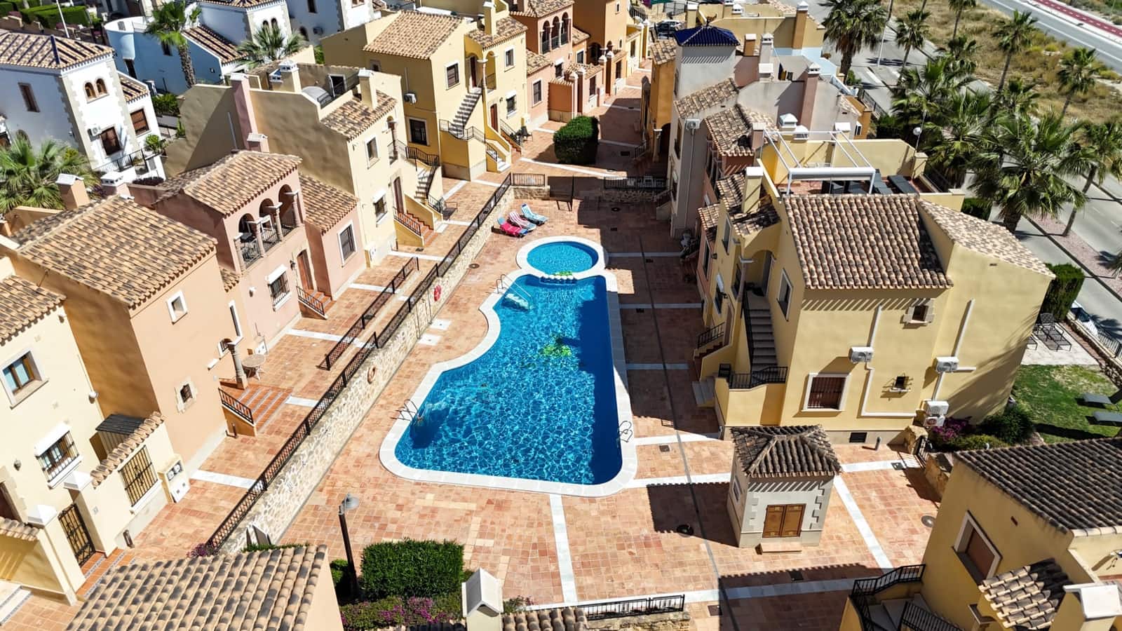 3 slaapkamer Villa te koop in Algorfa met zwembad - € 375.000 (Ref: 9909471)