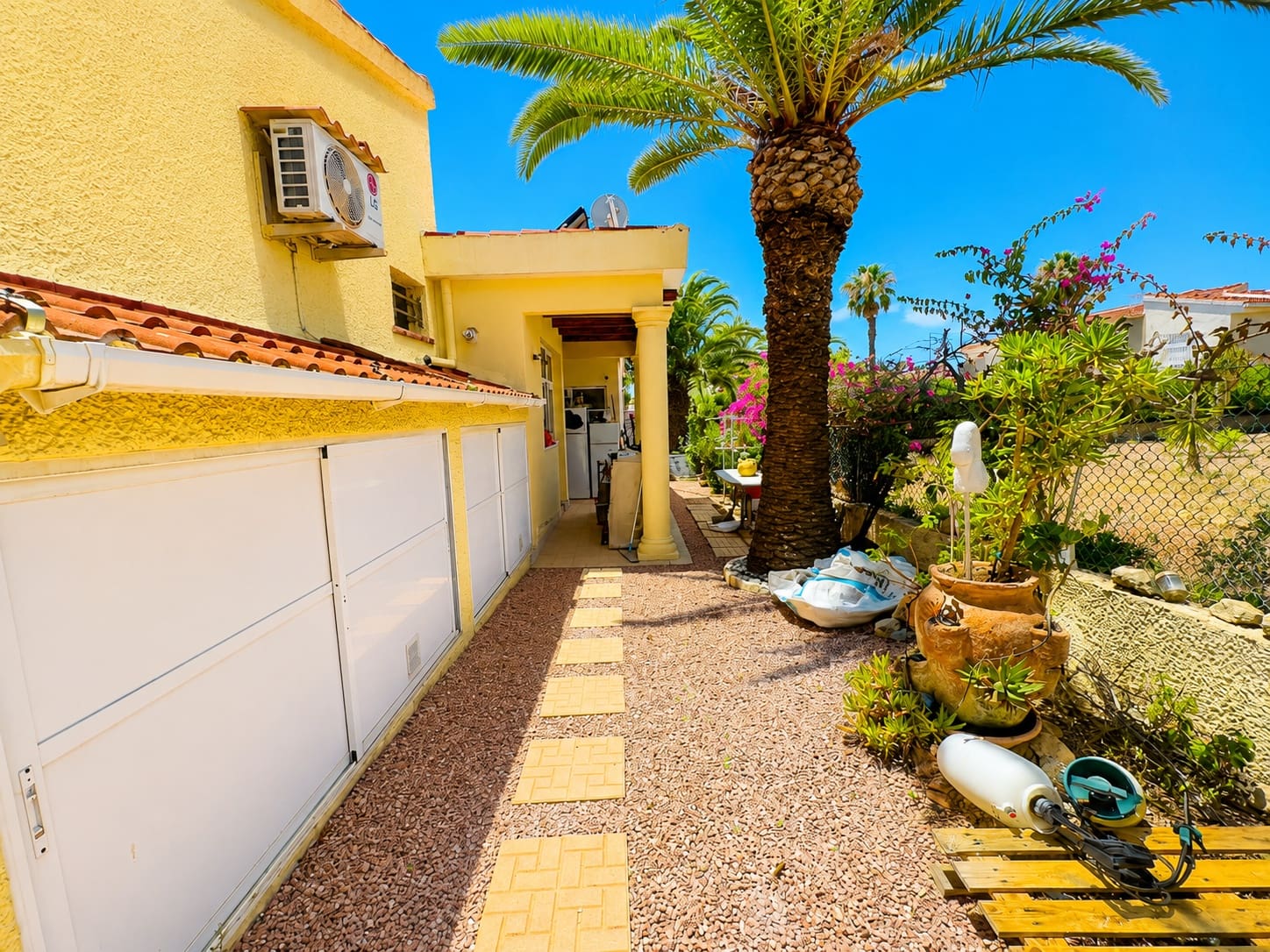 4 bedroom Villa for sale in Ciudad Quesada with pool - € 550,000 (Ref: 9953371)