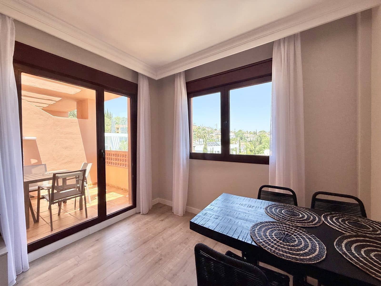 1 soveværelse Lejlighed til salg i Benahavis med swimmingpool - € 248.000 (Ref: 8736854)