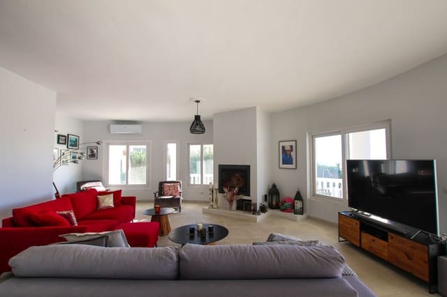 4 soveværelse Villa til salg i El Chaparral, Mijas med swimmingpool - € 1.449.950 (Ref: 8758619)