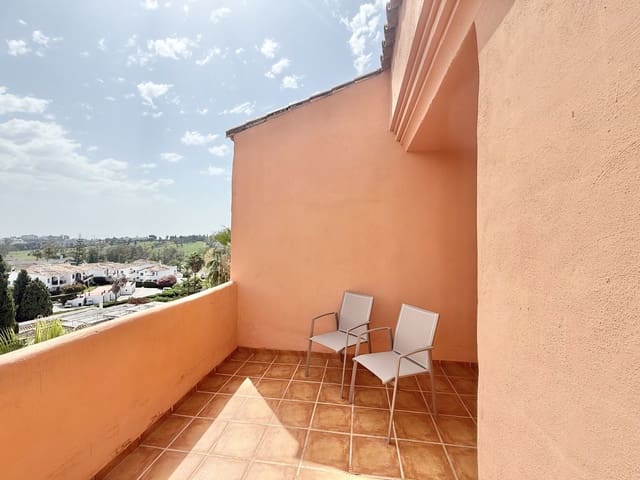 Apartamento de 3 habitaciones en El Paraíso, Benahavís en venta con piscina - 480.000 € (Ref: 8820988)