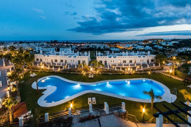 2 soveværelse Lejlighed til salg i La Concha - Resina Golf, Estepona med swimmingpool - € 430.000 (Ref: 8837809)
