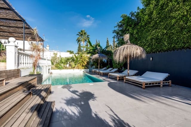 5 soveværelse Villa til salg i Puerto Banus, Marbella med swimmingpool - € 1.895.000 (Ref: 8850659)